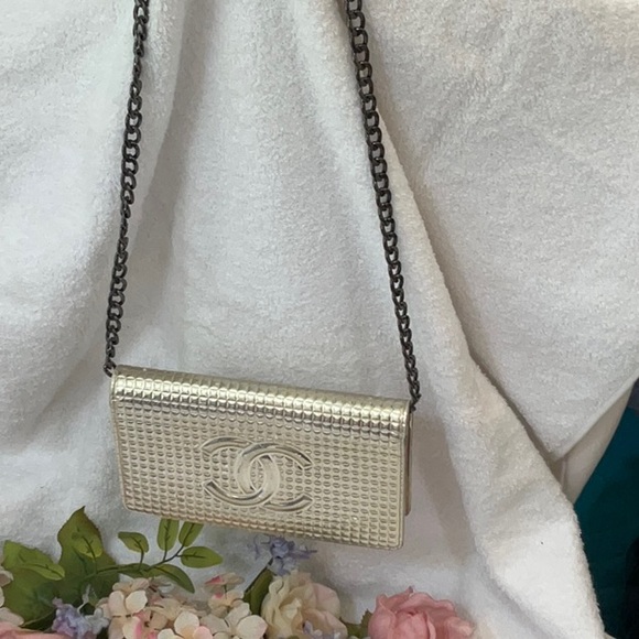 AUTHENTIC RARE CHANEL WALLET WITH LOUIS VUITTON CHAIN INCLUDED - Picture 10 of 13